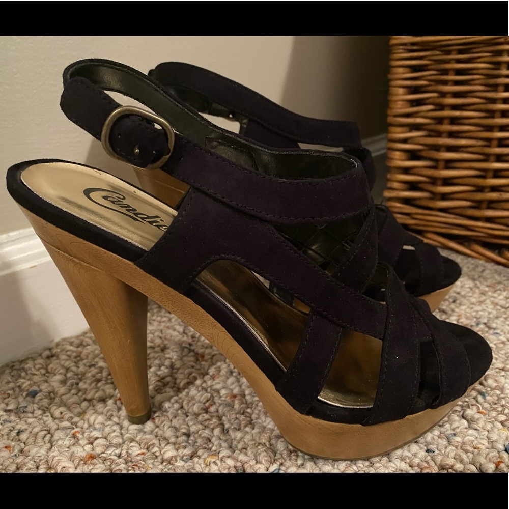 Strappy sandal with heels